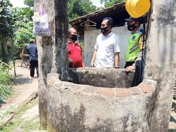 Pria di Blitar Jatuh ke Sumur Karena Lemas Bolak-balik Buang Air Besar