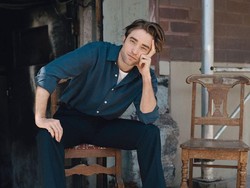 Pernah Ngaku Anak Michael Jackson, Cerita Absurd Robert Pattinson Ini Bikin Geleng Kepala