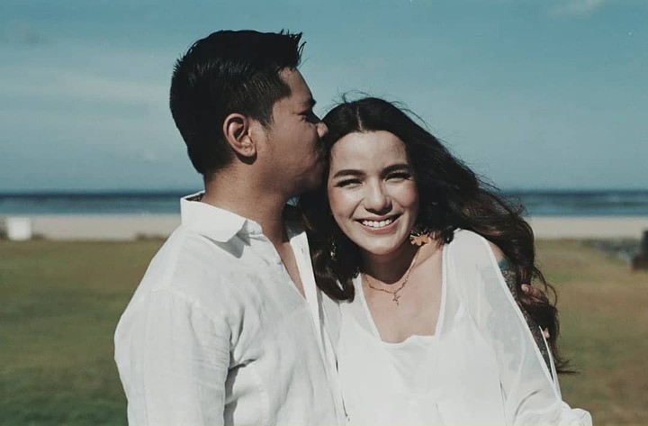 7 Potret Romantis Sheila Marcia Maternity Shoot Anak ke-4 Bareng Suami