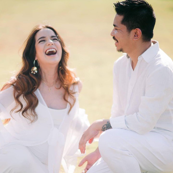 <p>Sheila Marcia mengatakan, meski berat badannya bertambah karena hamil, sang suami selalu menggodanya. Alhasil, Sheila pasti tertawa lebar mendengar gombalan Dimas. (Foto: Instagram @itssheilamj)</p>