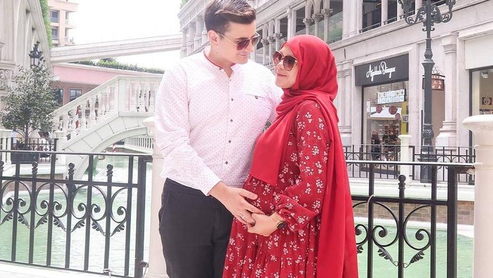 4 Kisah Cinta Wanita Indonesia Menikah dengan Pria Asing - Halaman 2