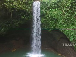 Celebrity on Vacation: Indahnya Air Terjun Tibumana Bali