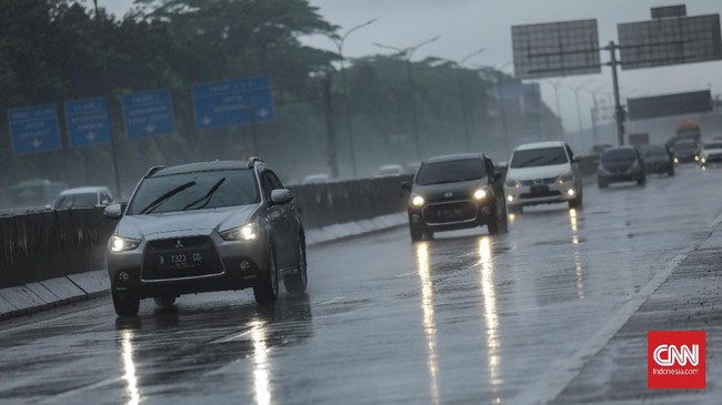 Asyik, Ada Diskon Jalan Tol 20 Persen Saat Libur Sekolah Diskon jalan tol 20 persen ini diberikan sebagai satu dari enam paket stimulus atau insentif untuk warga demi menjaga pertumbuhan ekonomi di atas 5 persen.