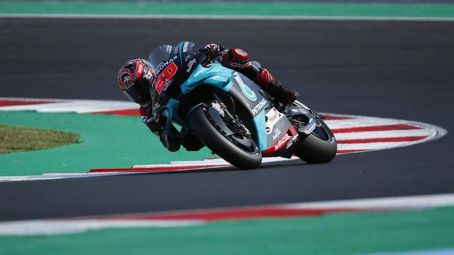 Fabio Quartararo mengaku sudah lama mengamati Valentino Rossi dan mengakui bahwa Marc Marquez adalah pembalap terkuat saat ini.