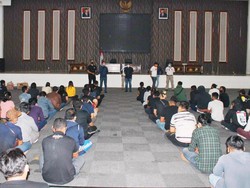 109 Pengunjung dan Karyawan Bar di Surabaya Diamankan Lalu Rapid Test