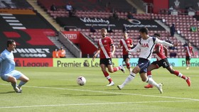 Son Heung Min 4 Gol, Tottenham Tekuk Southampton 5-2