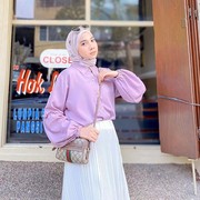 Tips Mix and Match Hijab dengan Outfit Warna Lilac
