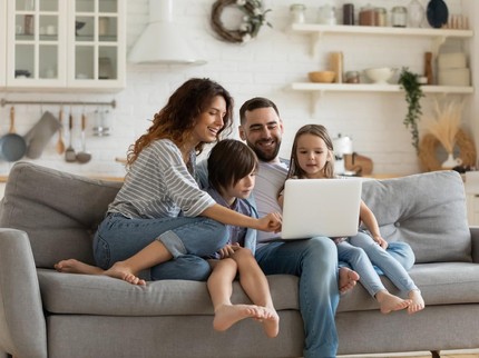Yuk, Bunda Ajak Si Kecil Nikmati Serunya Bermain & Wisata Virtual di Sini