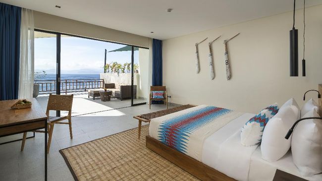 Bagi yang ingin menjelajah bawah laut Bali, hotel di Nusa Penida dengan dive center PADI ini bisa dijadikan pilihan bermalam.
