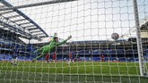 FOTO: Liverpool Bungkam Chelsea Liverpool berhasil menaklukkan Chelsea dengan skor 2-0. Berikut foto-foto pilihan laga tersebut.