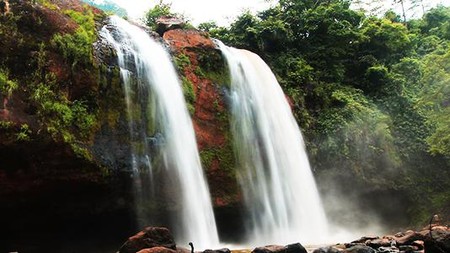 Terpercik Riak Wisata Air Terjun