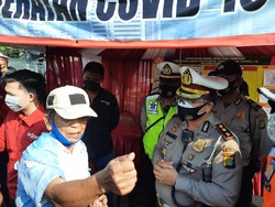 Protes Sopir Angkot di Tanah Abang Gegara Ditegur Bawa 6 Penumpang