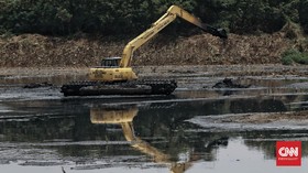 Gerebek Lumpur ala DKI untuk Antisipasi Banjir Ibu Kota