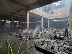 Kebakaran Pasar Wage Purwokerto Padam, Api Hanguskan 2 Lantai