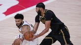 FOTO: Buzzer Beater Davis Bawa Lakers Unggul 2-0 Anthony Davis melakukan buzzer beater dan membawa LA Lakers menang 105-103 atas Denver Nuggets di gim kedua final wilayah barat.