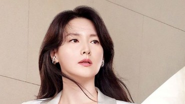 img-title Bakal Comeback, Lee Young Ae Pertimbangkan Bintangi Drama Korea Baru