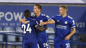 Klasemen Liga Inggris: Leicester di Puncak