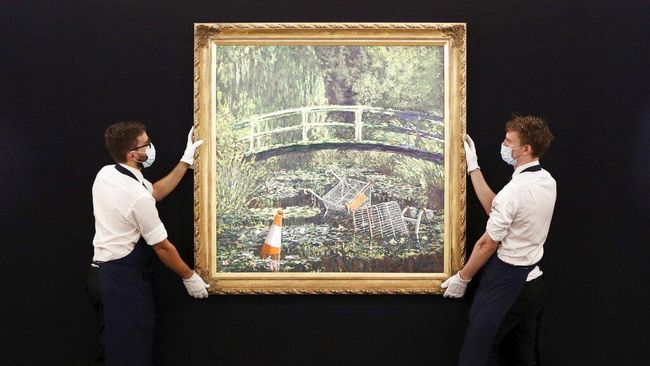Lukisan Banksy yang bertajuk Show Me the Monet akan dilelang pada bulan depan dengan prediksi terjual seharga setara hingga Rp95,2 miliar.
