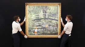Lukisan Banksy Dilelang, Diprediksi Laku Rp95,2 Miliar
