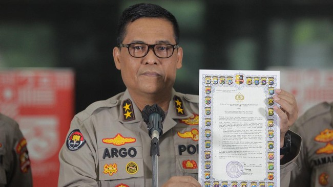 Kepala Divisi Humas Polri Irjen Argo Yuwono mengatakan demo tolak Omnibus Law UU Ciptaker Kerja hari ini berpotensi rusuh.