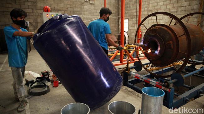 Ini Perbedaan Toren Air Plastik dan Stainless, Mana Lebih Awet?