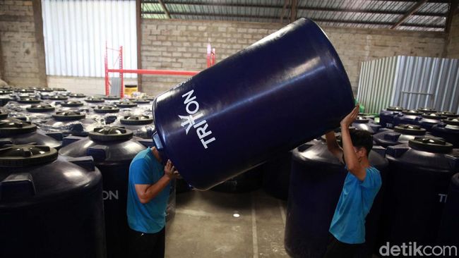 Cara Bersihkan Toren Air tanpa Masuk ke Dalam Tabung