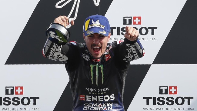 Maverick Vinales merasa masih memiliki kans menjadi juara dunia MotoGP 2020, namun ia juga khawatir dengan perkembangan pesat Suzuki.