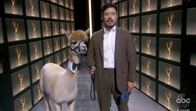 5 Momen Kocak Emmy Awards Kala Pandemi