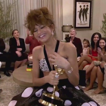 Cetak Sejarah Baru, Zendaya Jadi Aktris Pemenang Emmy Awards Termuda