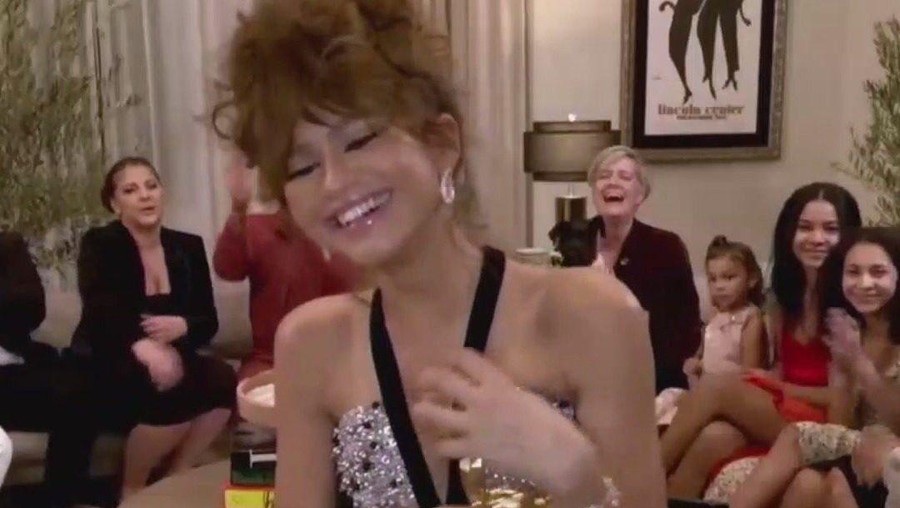Sejarah Baru, Zendaya Jadi Aktris Pemenang Emmy Awards Termuda