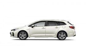 Spesifikasi Suzuki Swace, Station Wagon dari Toyota Corolla