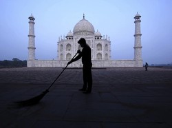 Taj Mahal yang Kembali Ditutup karena Tsunami COVID-19