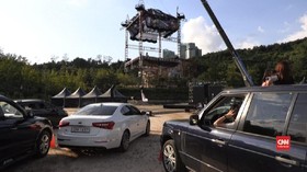 VIDEO: Menyaksikan Sirkus Drive-In di Seoul