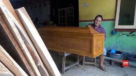 VIDEO: Pendemi Covid-19, Pembuat Peti Mati Banjir Pesanan