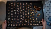 FOTO: Gerai Roti Jerman untuk Pekerja Tunarungu di China Sebuah toko roti di China memperkerjakan staf tunarungu. Sang pemilik mengungkapkan bahwa tunarungu sulit mendapatkan kerja di China.