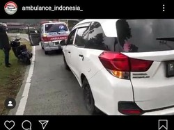 Viral Ribut-ribut Rombongan Ambulans Jenazah dan Pemobil di Banyumas