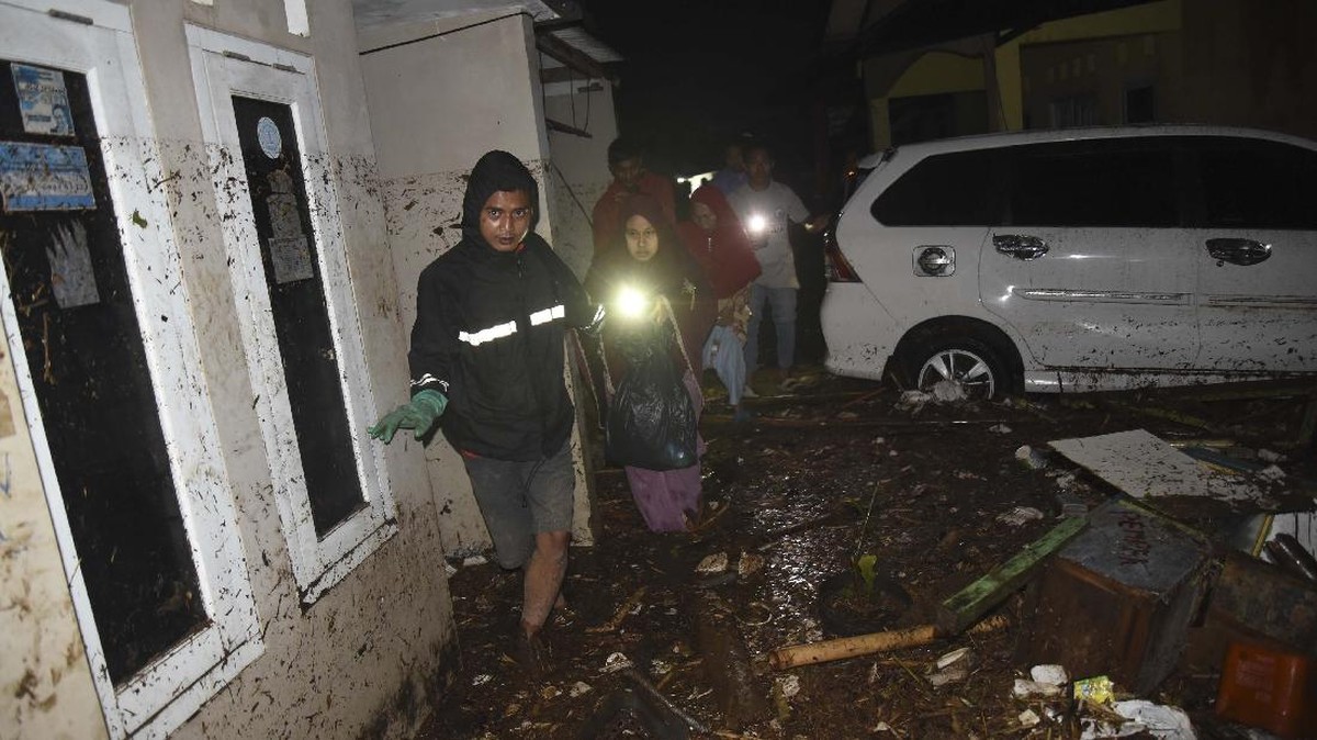 FOTO: Korban Banjir Bandang Sukabumi