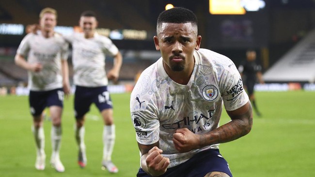 Manchester City vs Liverpool berlangsung di pekan kedelapan Liga Inggris dan para pesaing masih belum cukup konsisten.