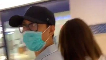 img-title Istri Pergoki Eko Patrio Jalan dengan Wanita Lain di Mal, Siapa Itu?