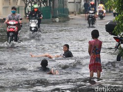 Apakah Banjir Bisa Memperparah Penularan COVID-19?