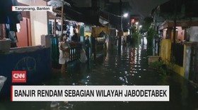 VIDEO: Kawasan Kebon Jeruk Banjir Satu Meter