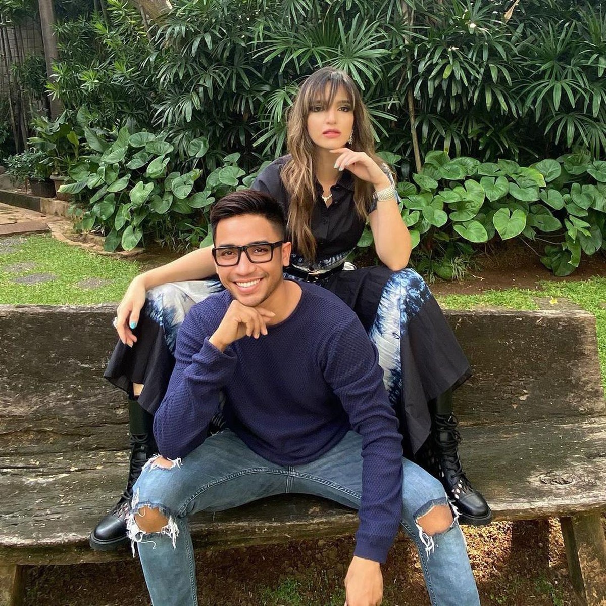 MUA Kesayangan&comma; Intip 7 Foto Kebersamaan Bubah Alfian dengan Para Artis