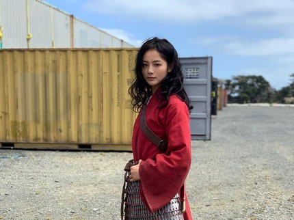 Viral Foto-foto Pemeran Pengganti Mulan, Dipuji Sangat Cantik