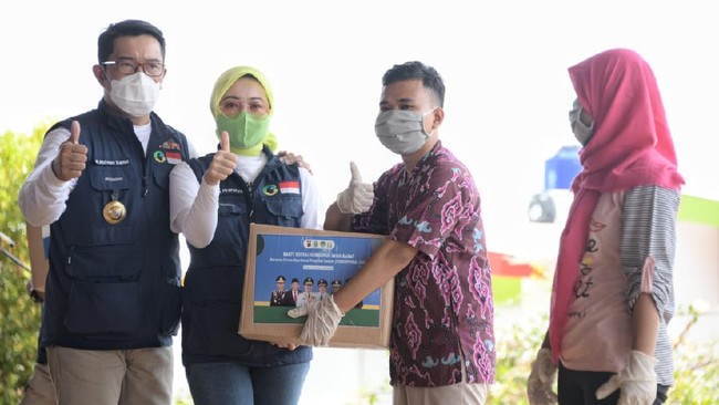 Gubernur Ridwan Kamil bersama Forkopimda Jabar menggelar kunjungan kerja sekaligus baksos ke Cimajakuning, Minggu (20/9).