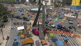 FOTO: Demonstran Meksiko Berkemah Tuntut Presiden Mundur Sekitar 1.500 demonstran berunjuk rasa mendesak Presiden Meksiko, Lopez Obrador, mundur.
