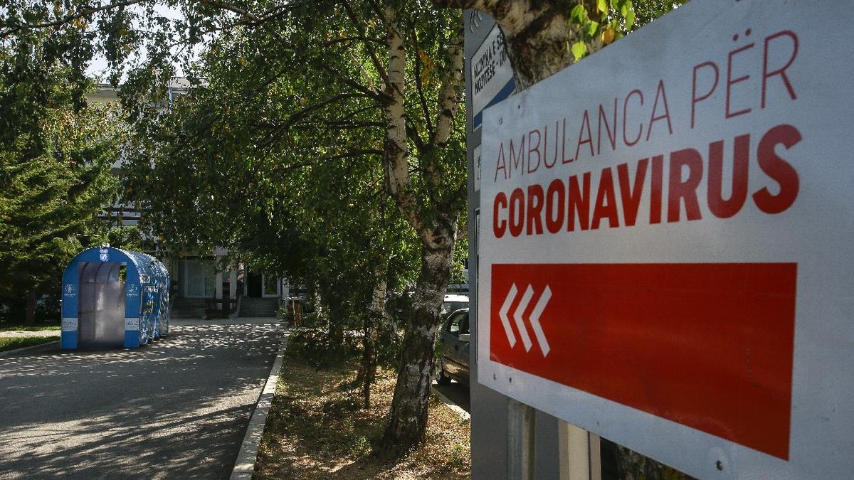 FOTO: Berjuang Lawan Corona di Negara Termiskin Kedua Eropa