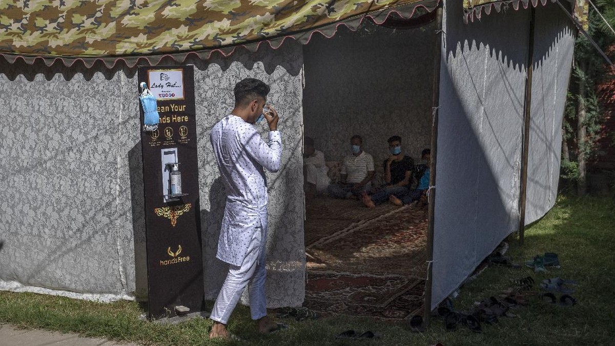 FOTO: Corona yang 'Menyederhanakan' Pesta Pernikahan Kashmir