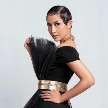 Shahnaz Soehartono Sang Pembawa Berita yang Kini Sukses Jadi Host Insert