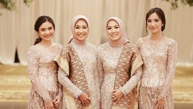 Brokat Warna Hijau Tua