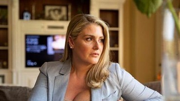 img-title Amy Korban Pelecehan Seksual yang Tetap Berhubungan dengan Donald Trump